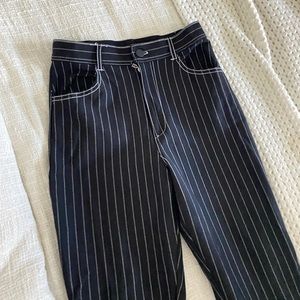 Forever 21 black striped leggings with pockets
